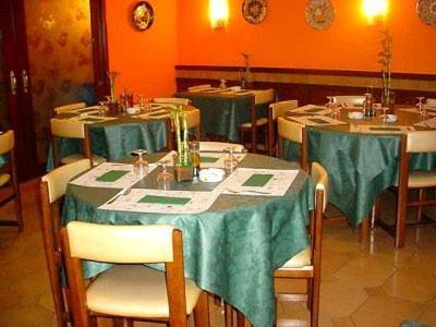 Hostal La Barretina Фигерас Экстерьер фото